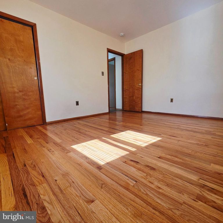 312 CONOVER ST, BURLINGTON, NJ 08016 — photo 3