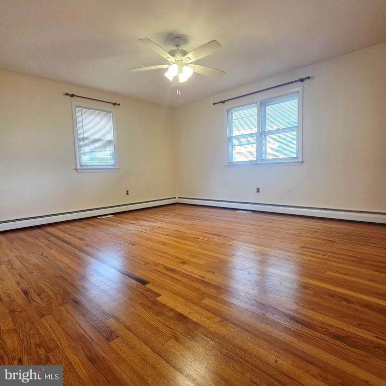 312 CONOVER ST, BURLINGTON, NJ 08016 — photo 4