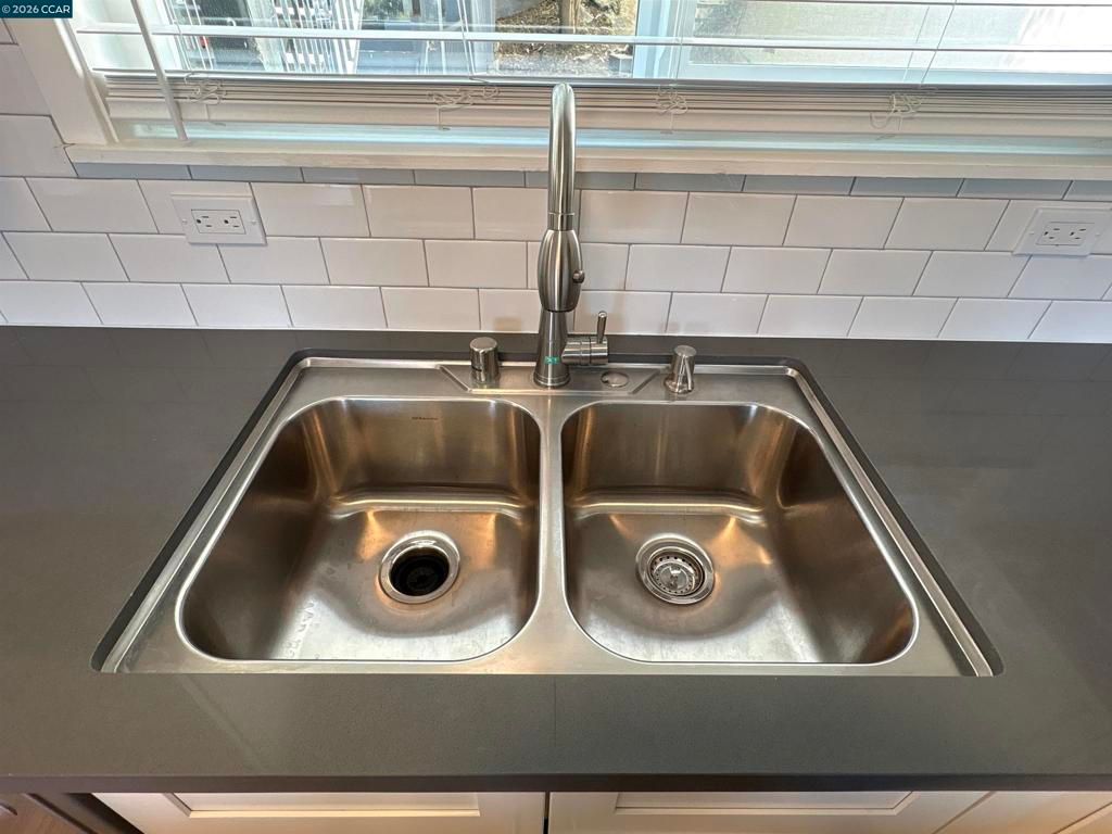 Image 14 of property listing at 785 Taft Ave 10, Albany, CA 94706