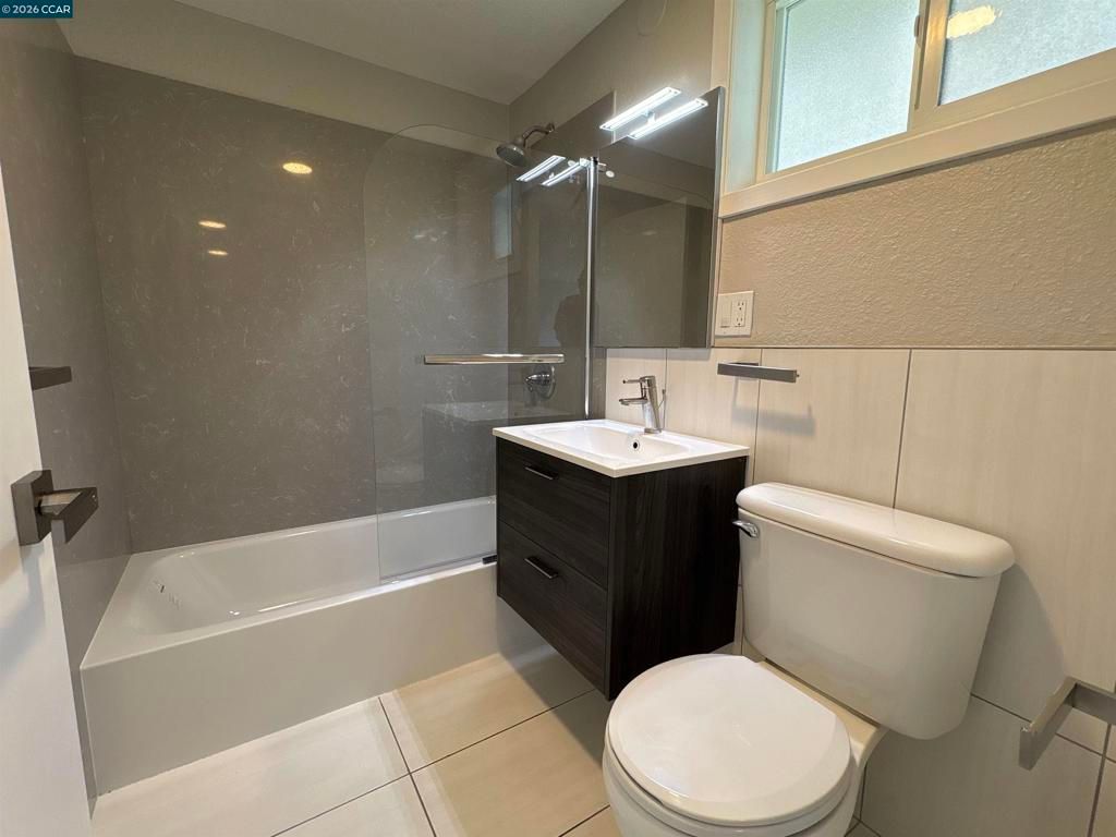 Image 19 of property listing at 785 Taft Ave 10, Albany, CA 94706