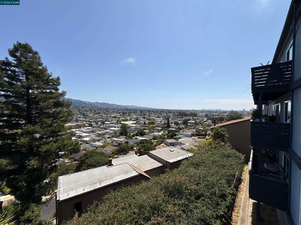 Image 21 of property listing at 785 Taft Ave 10, Albany, CA 94706