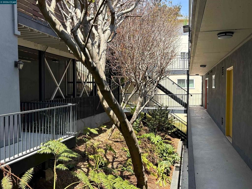 Image 25 of property listing at 785 Taft Ave 10, Albany, CA 94706