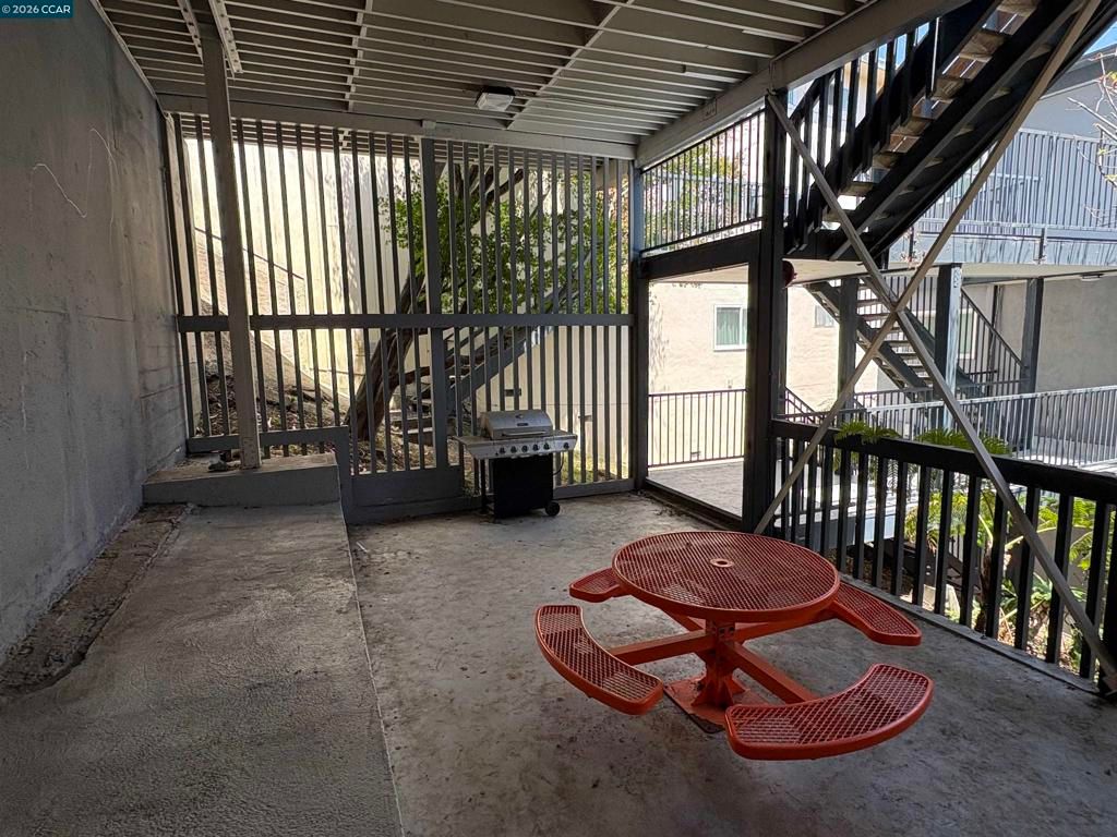 Image 27 of property listing at 785 Taft Ave 10, Albany, CA 94706