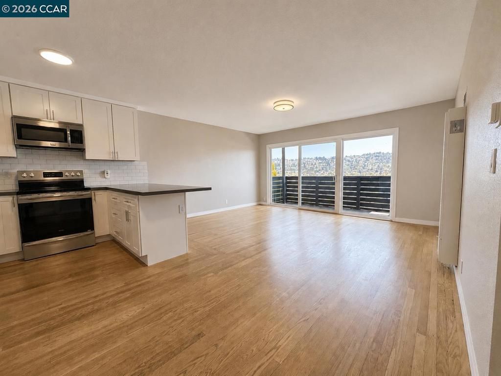 Image 4 of property listing at 785 Taft Ave 10, Albany, CA 94706