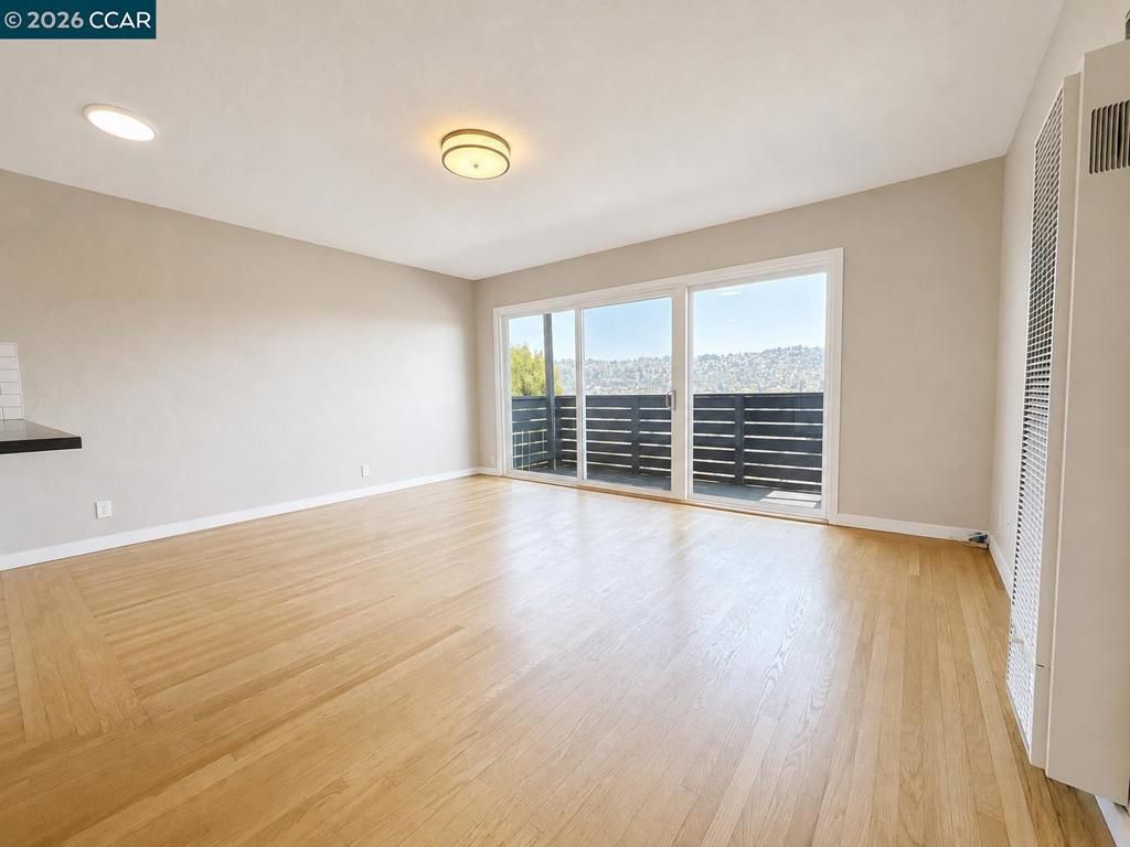 Image 6 of property listing at 785 Taft Ave 10, Albany, CA 94706