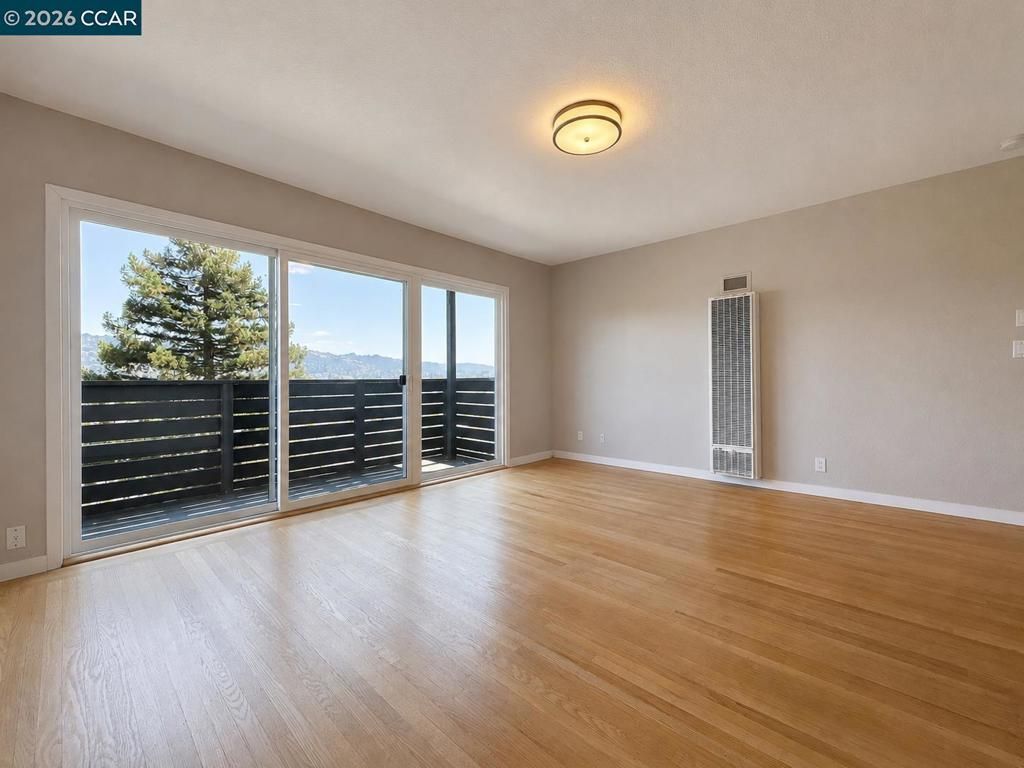 Image 7 of property listing at 785 Taft Ave 10, Albany, CA 94706