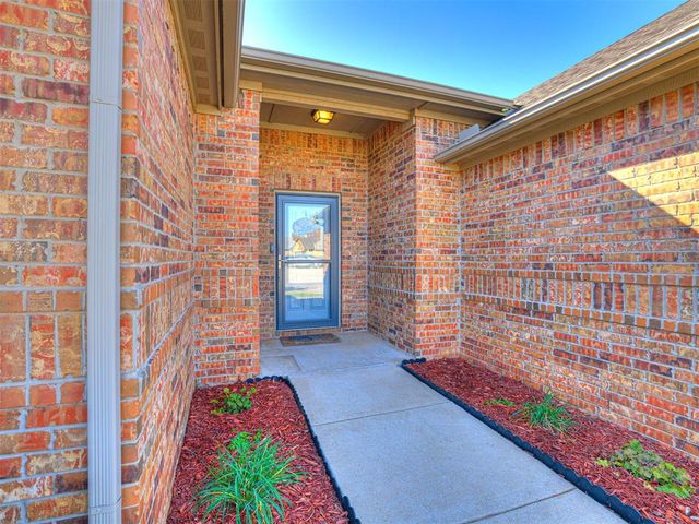 3124 Copan Court, Yukon, OK 73099