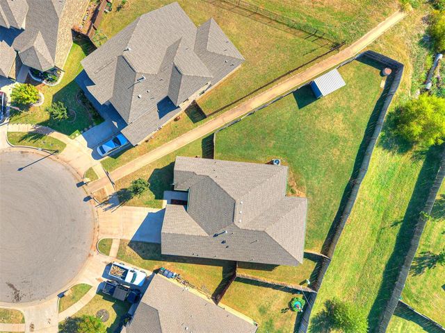 3124 Copan Court, Yukon, OK 73099