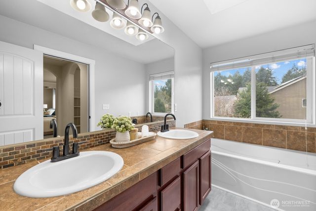 3815 Southlake Drive SE, Lacey, WA 98503