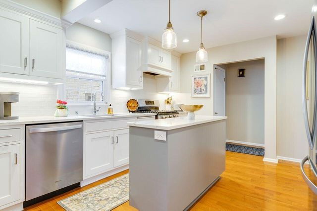 162 N 86th STREET, Wauwatosa, WI 53226