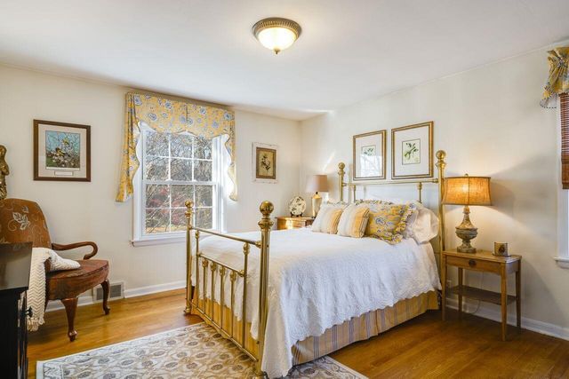 162 N 86th STREET, Wauwatosa, WI 53226