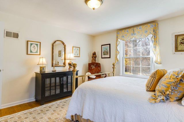 162 N 86th STREET, Wauwatosa, WI 53226