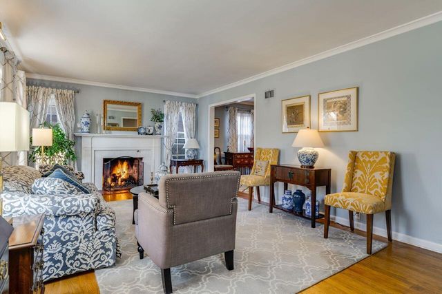 162 N 86th STREET, Wauwatosa, WI 53226