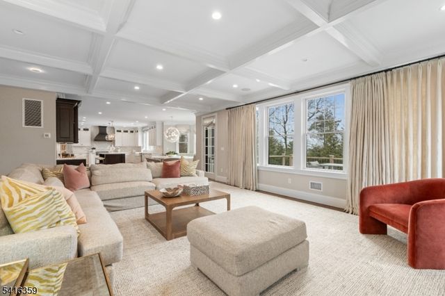 47 Evergreen Dr, North Caldwell Boro, NJ 07006