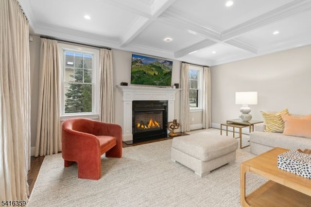 47 Evergreen Dr, North Caldwell Boro, NJ 07006