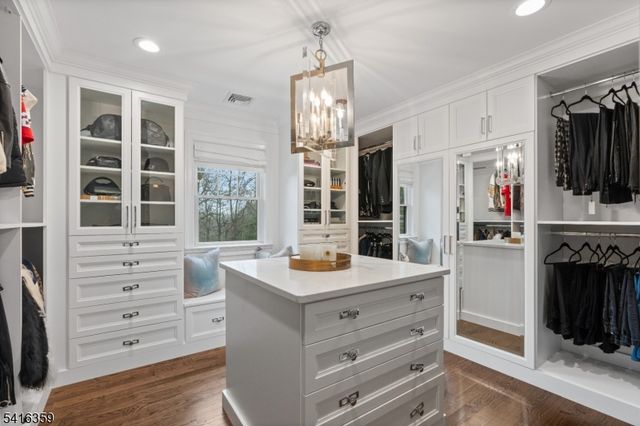 47 Evergreen Dr, North Caldwell Boro, NJ 07006