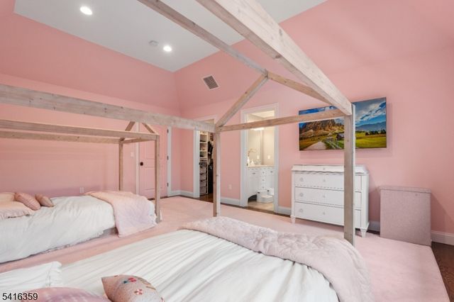 47 Evergreen Dr, North Caldwell Boro, NJ 07006