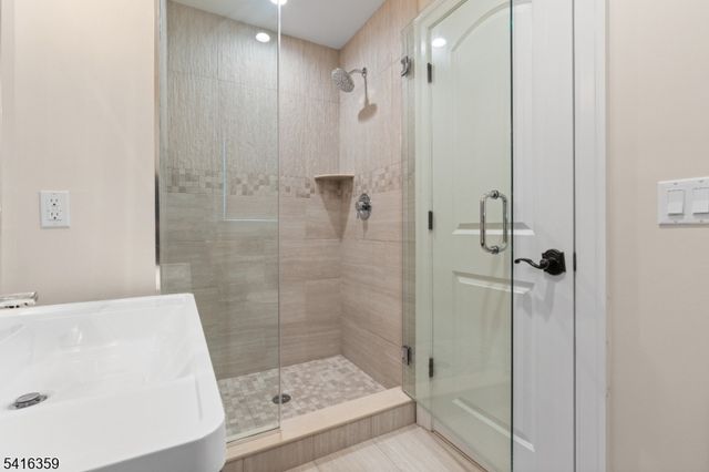 47 Evergreen Dr, North Caldwell Boro, NJ 07006