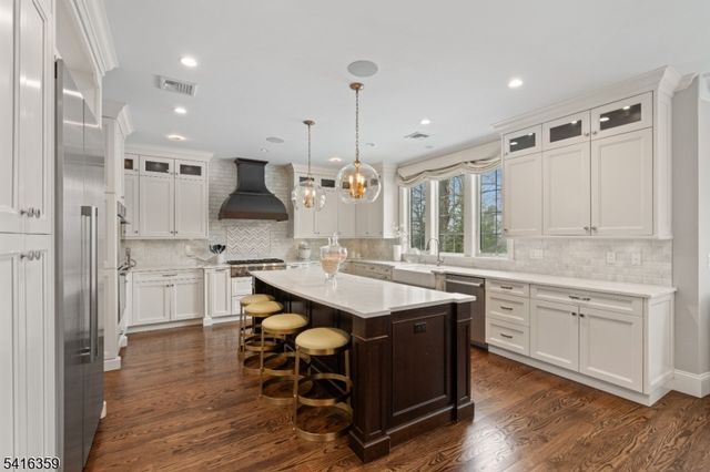 47 Evergreen Dr, North Caldwell Boro, NJ 07006