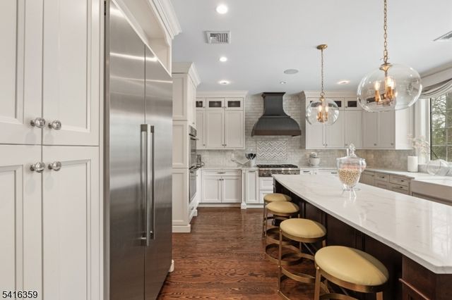 47 Evergreen Dr, North Caldwell Boro, NJ 07006