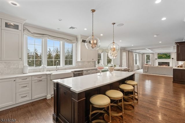 47 Evergreen Dr, North Caldwell Boro, NJ 07006