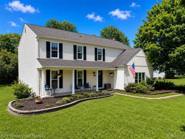 5409 S Piccadilly, West Bloomfield, MI 48322