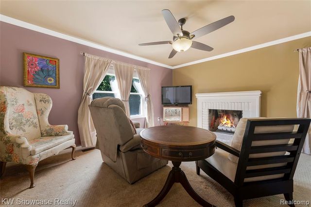 5409 S Piccadilly, West Bloomfield, MI 48322