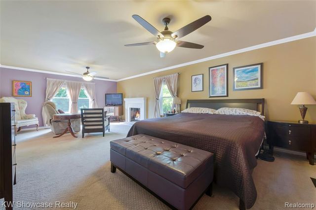 5409 S Piccadilly, West Bloomfield, MI 48322
