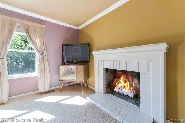 5409 S Piccadilly, West Bloomfield, MI 48322