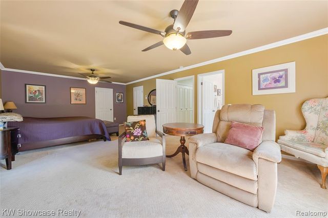 5409 S Piccadilly, West Bloomfield, MI 48322