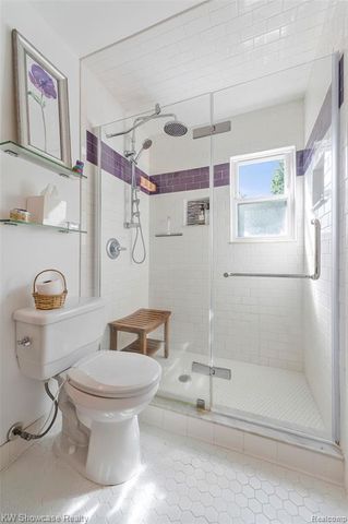 5409 S Piccadilly, West Bloomfield, MI 48322