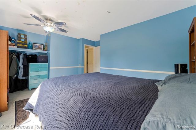 5409 S Piccadilly, West Bloomfield, MI 48322