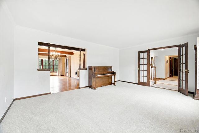 1615 N Evangeline Street, Dearborn Heights, MI 48127
