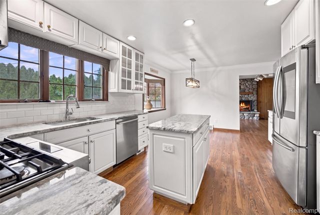 1615 N Evangeline Street, Dearborn Heights, MI 48127
