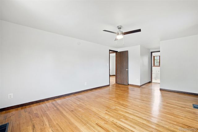 1615 N Evangeline Street, Dearborn Heights, MI 48127