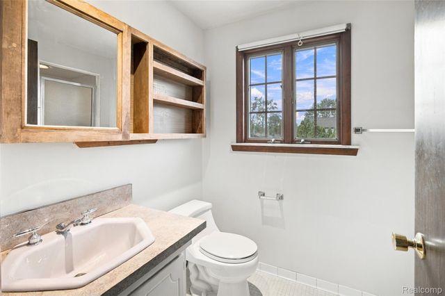 1615 N Evangeline Street, Dearborn Heights, MI 48127
