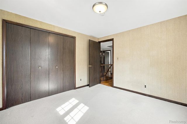 1615 N Evangeline Street, Dearborn Heights, MI 48127