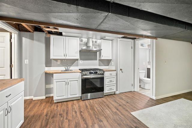 1615 N Evangeline Street, Dearborn Heights, MI 48127