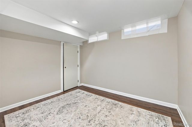 1615 N Evangeline Street, Dearborn Heights, MI 48127