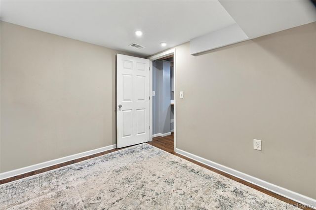 1615 N Evangeline Street, Dearborn Heights, MI 48127