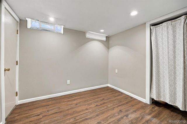 1615 N Evangeline Street, Dearborn Heights, MI 48127