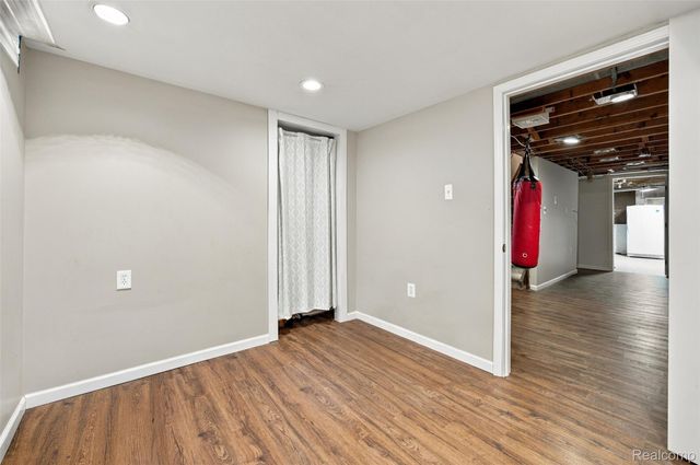1615 N Evangeline Street, Dearborn Heights, MI 48127