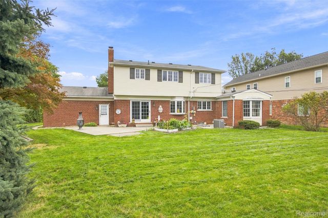 1615 N Evangeline Street, Dearborn Heights, MI 48127