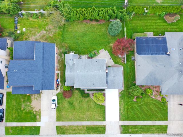 1615 N Evangeline Street, Dearborn Heights, MI 48127