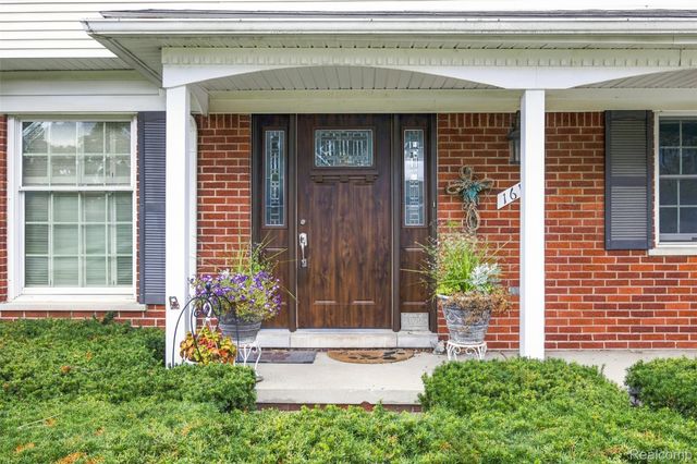 1615 N Evangeline Street, Dearborn Heights, MI 48127