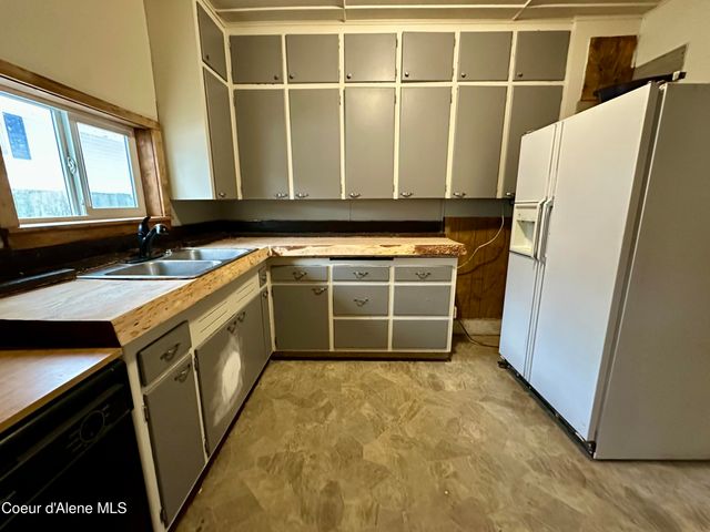 615 Earle St, Mullan, ID 83846