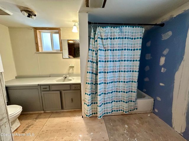 615 Earle St, Mullan, ID 83846