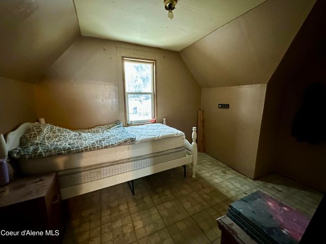 615 Earle St, Mullan, ID 83846