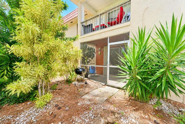 6120 FOREST HILL Boulevard 111, West Palm Beach, FL 33415