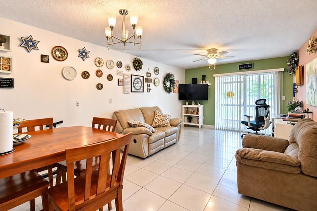 6120 FOREST HILL Boulevard 111, West Palm Beach, FL 33415